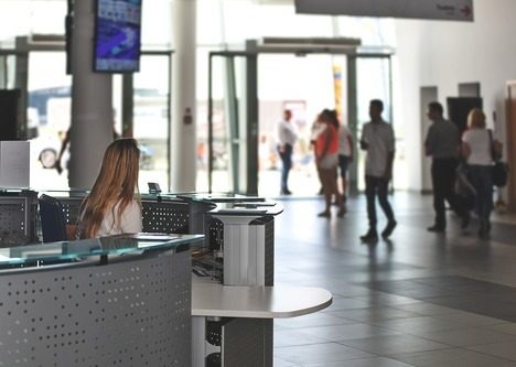 Schicke Pullover für jeden Hotelaufenthalt
